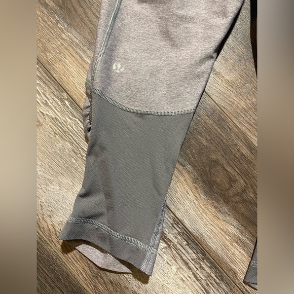 Lululemon Crops Size 4 - Picture 3 of 4